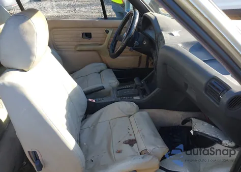 1988 BMW 325 I Automatic z USA, uszkodzony, nr VIN WBABB2300J8860684